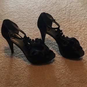 Guess 9.5 platform dress sandals